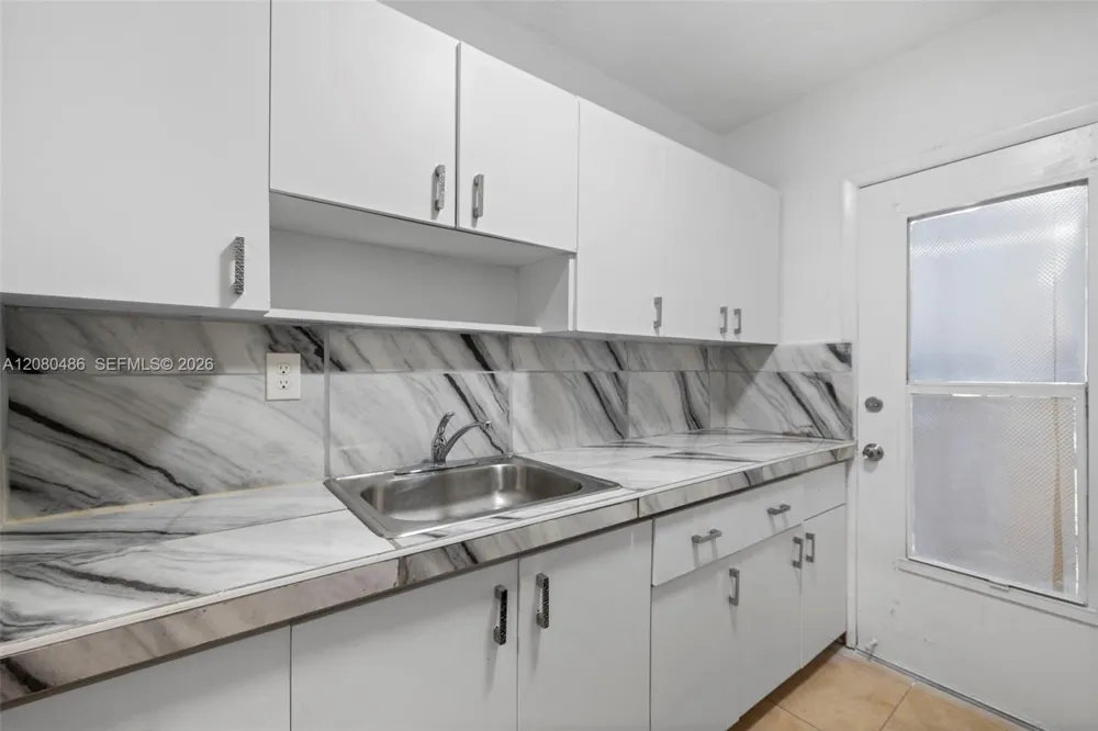 7271 Gary Ave #2 Miami Beach, FL 33141