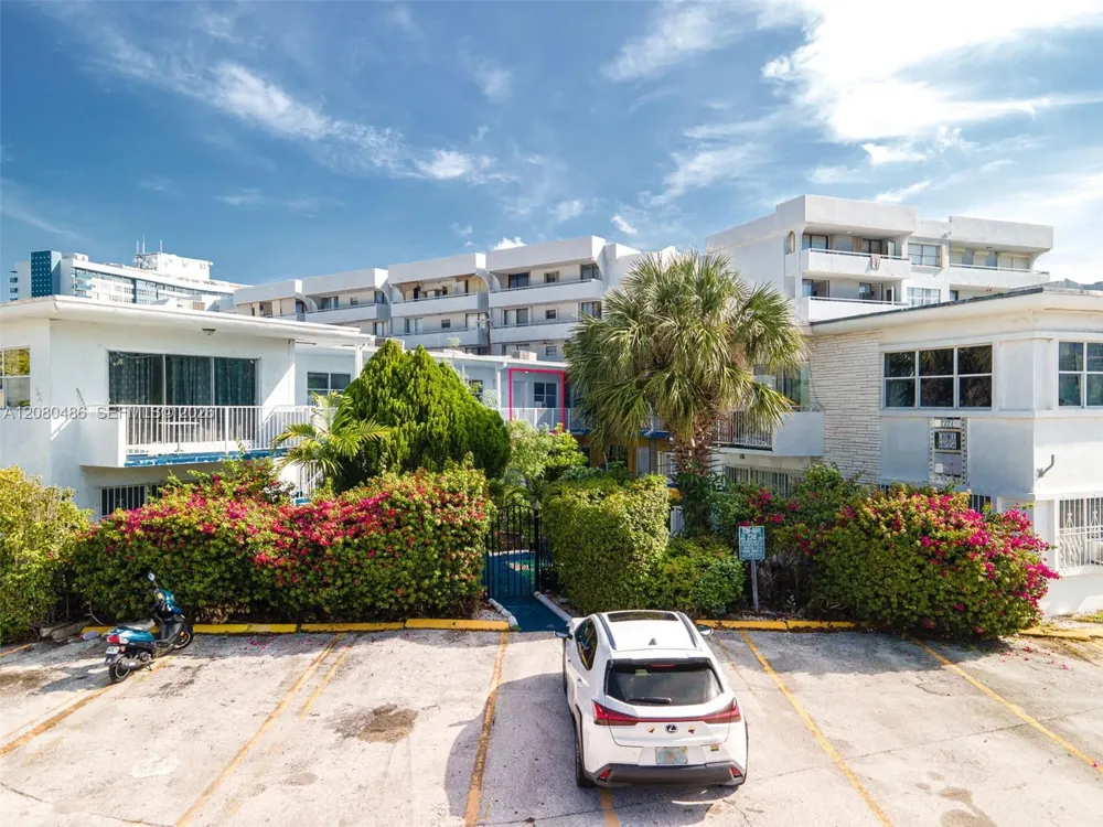 7271 Gary Ave #2 Miami Beach, FL 33141