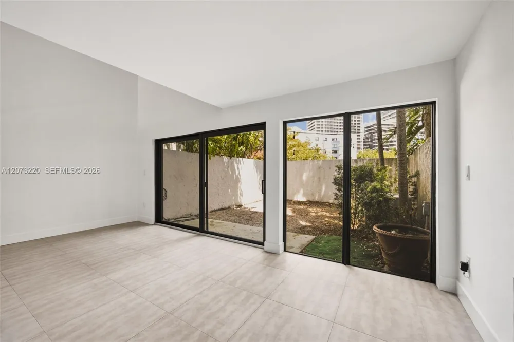 3233 Mary St #4 Coconut Grove, FL 33133