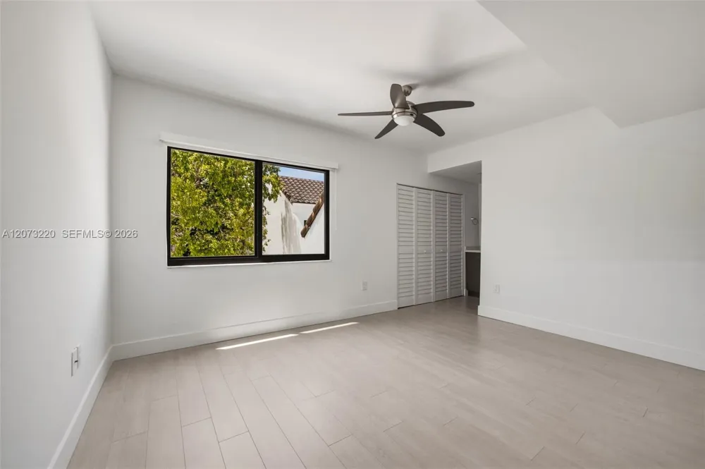 3233 Mary St #4 Coconut Grove, FL 33133