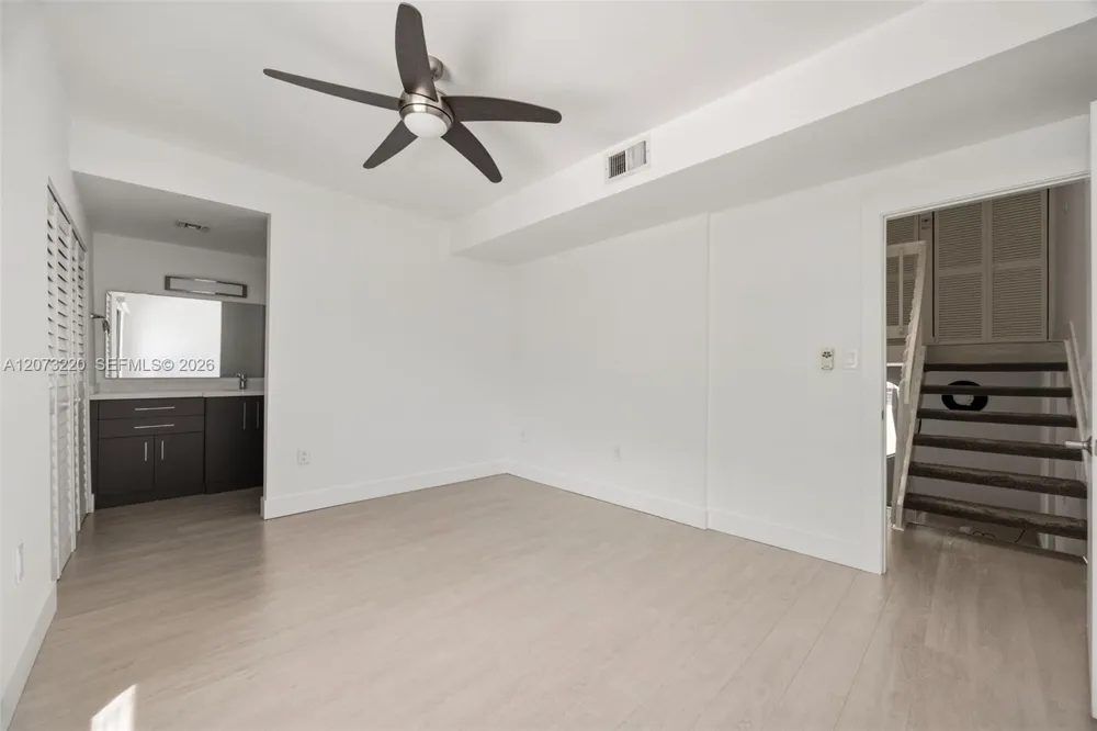 3233 Mary St #4 Coconut Grove, FL 33133