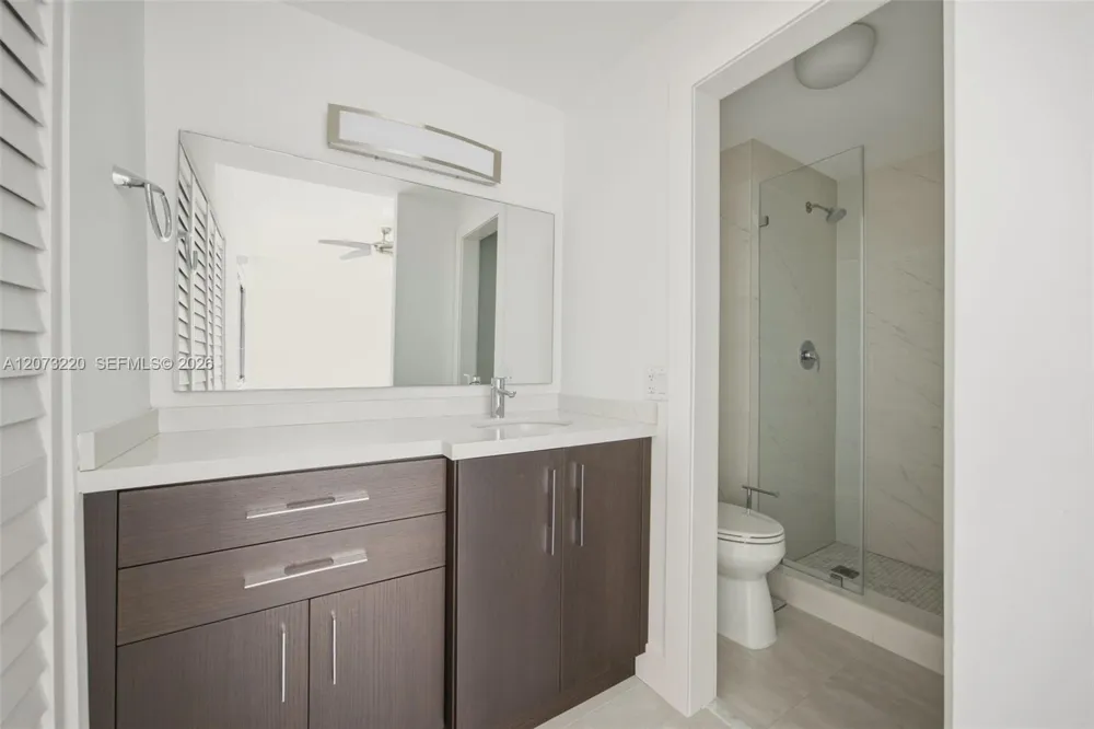 3233 Mary St #4 Coconut Grove, FL 33133