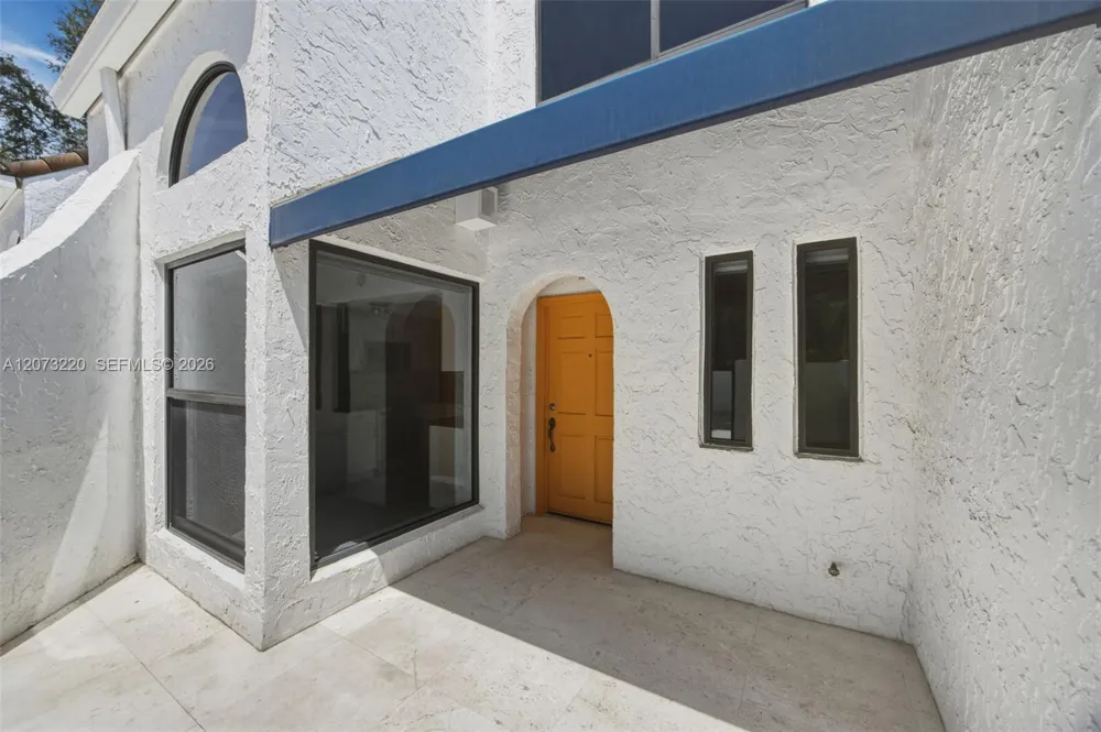3233 Mary St #4 Coconut Grove, FL 33133