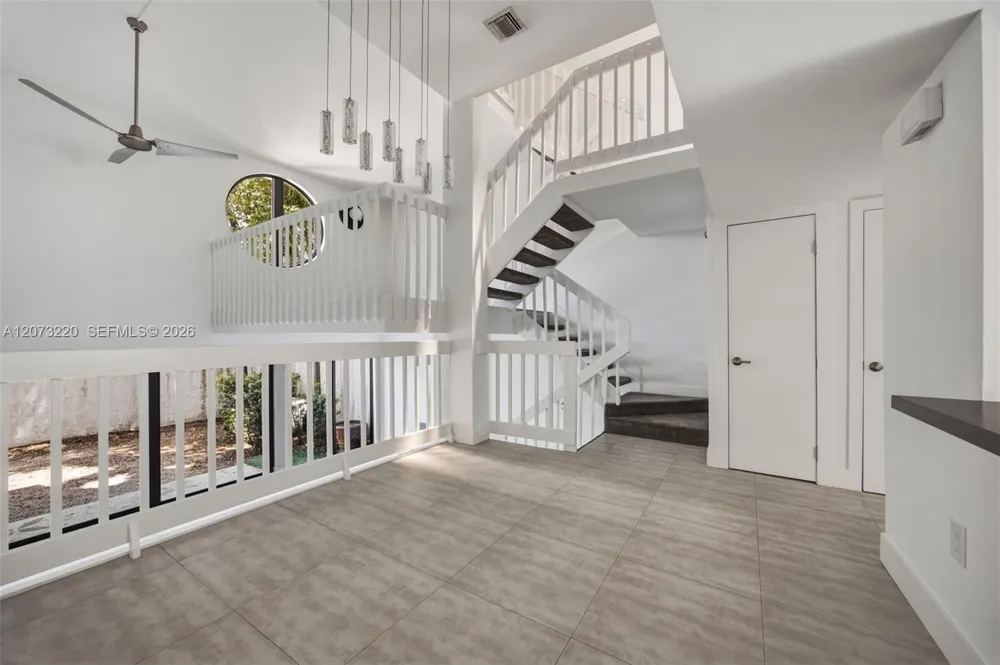 3233 Mary St #4 Coconut Grove, FL 33133