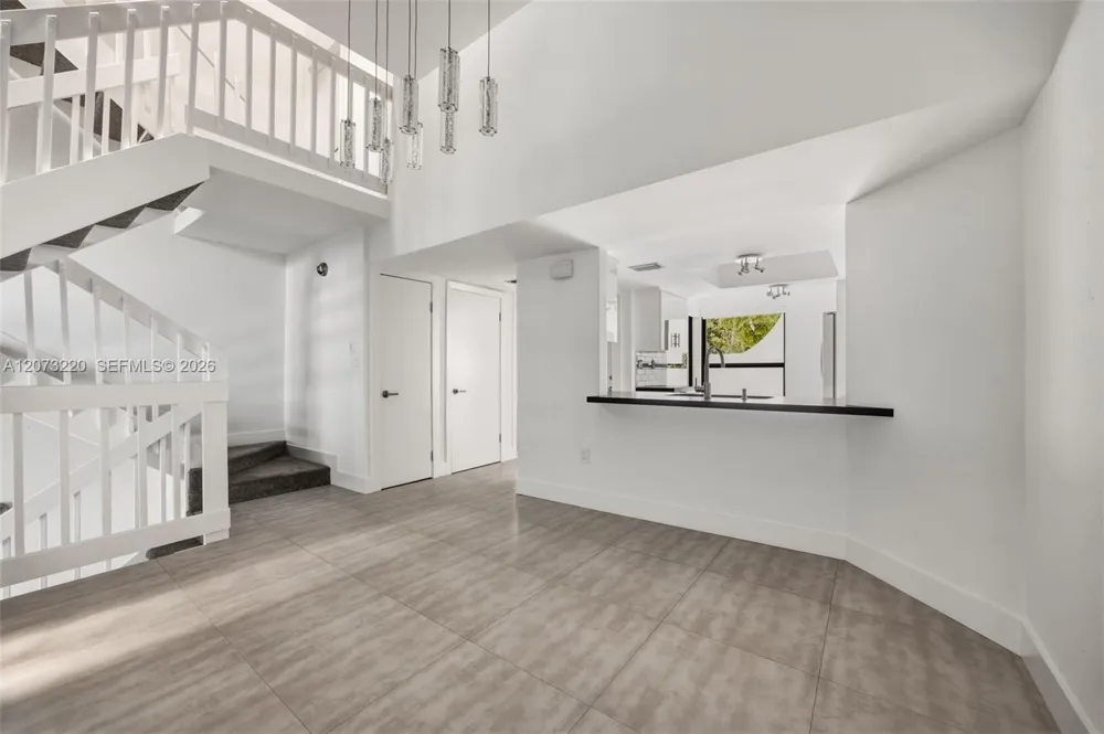 3233 Mary St #4 Coconut Grove, FL 33133