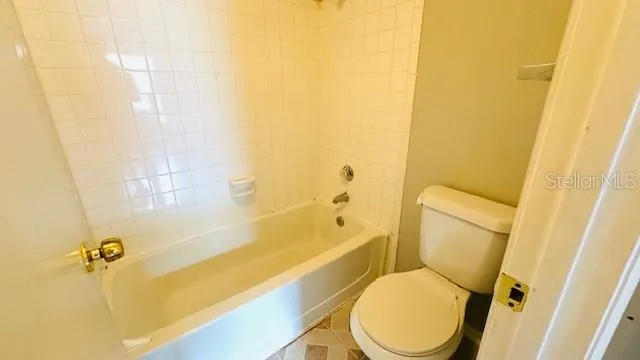 241 AFTON SQUARE #204 Altamonte Springs, FL 32714