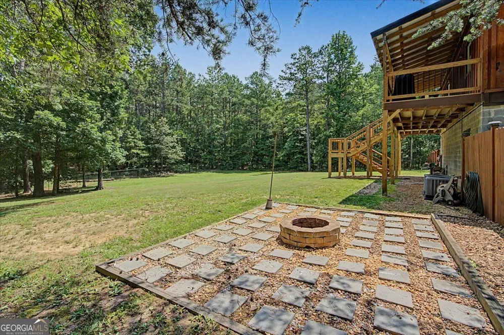 335 Dunn RD SE Silver Creek, GA 30173