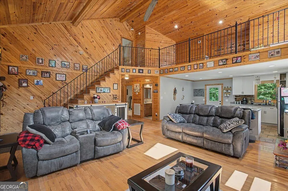 335 Dunn RD SE Silver Creek, GA 30173
