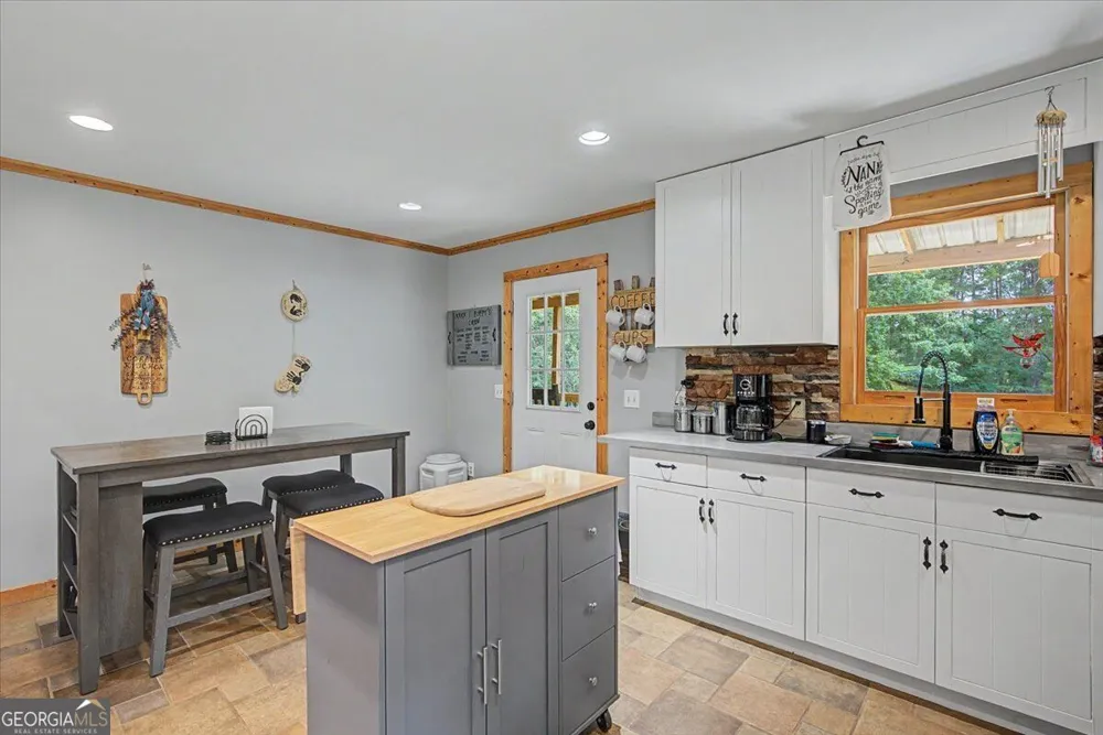 335 Dunn RD SE Silver Creek, GA 30173