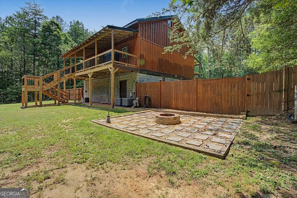 335 Dunn RD SE Silver Creek, GA 30173