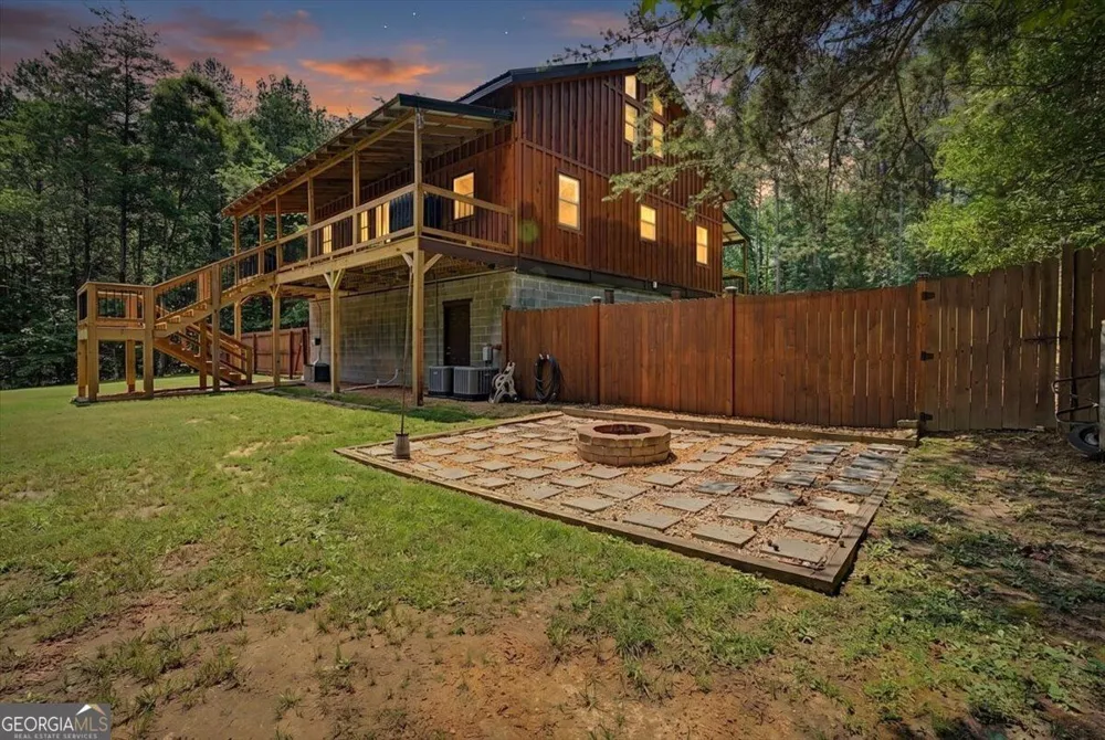 335 Dunn RD SE Silver Creek, GA 30173