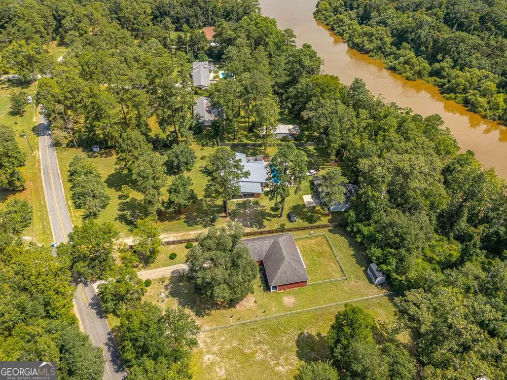 714 Altamaha RD Jesup, GA 31545