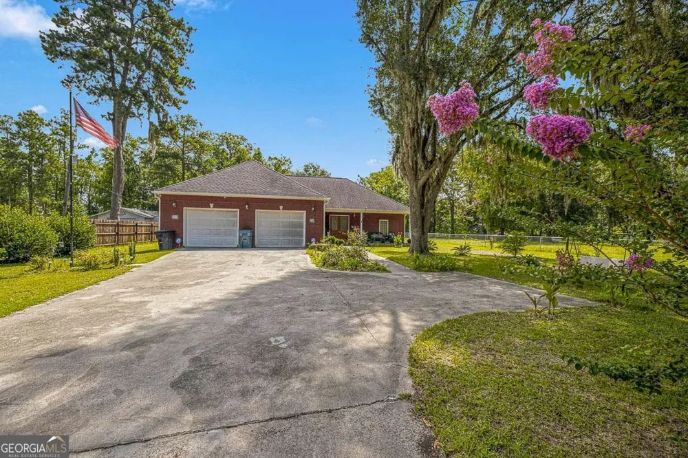 714 Altamaha RD Jesup, GA 31545