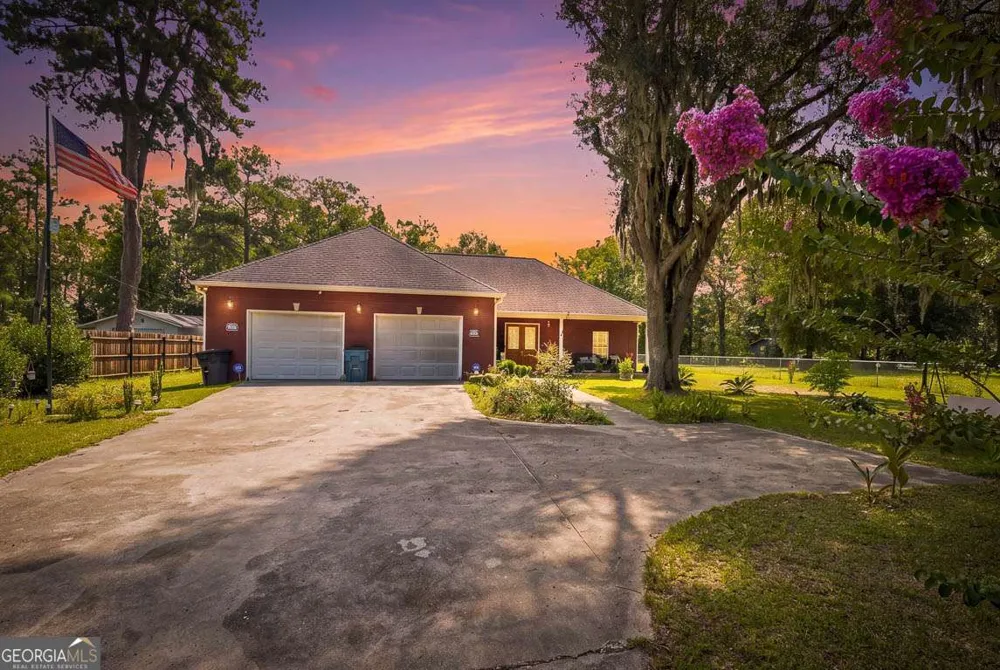 714 Altamaha RD Jesup, GA 31545