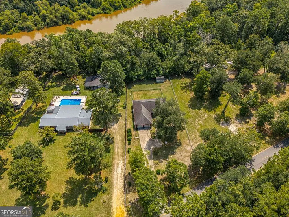 714 Altamaha RD Jesup, GA 31545