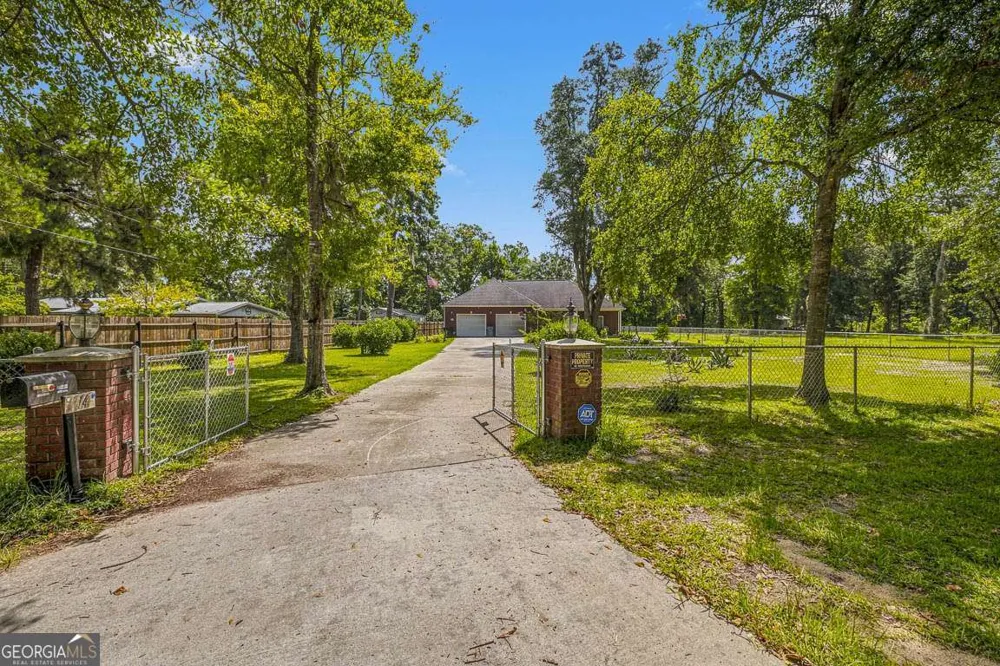 714 Altamaha RD Jesup, GA 31545