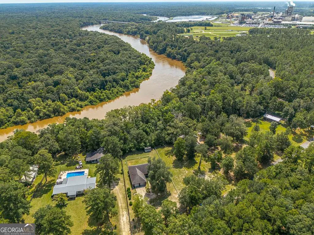 714 Altamaha RD Jesup, GA 31545