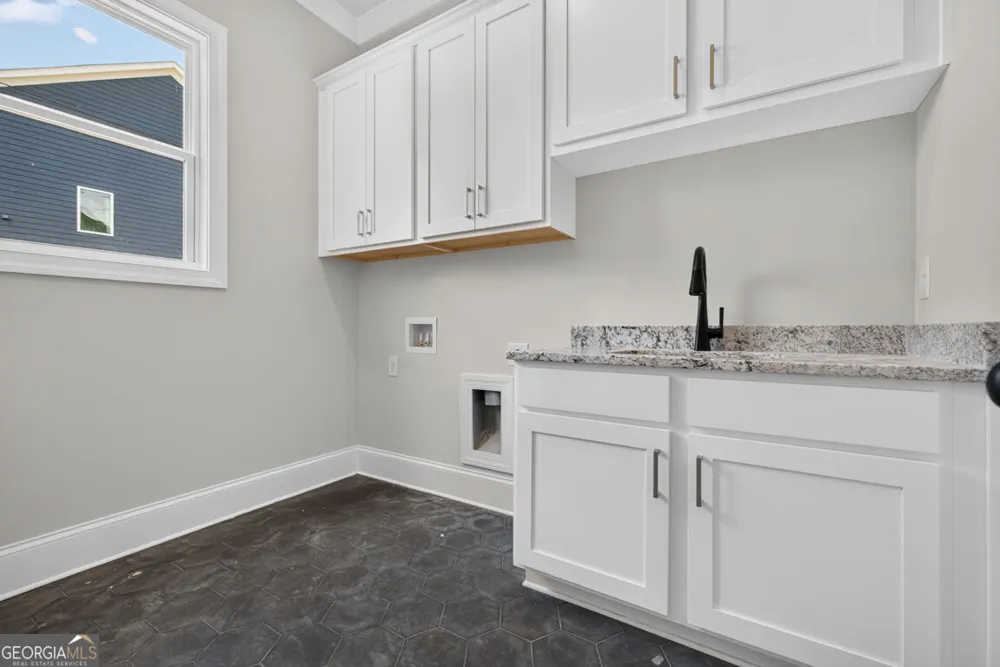 5816 Mitchell ST Flowery Branch, GA 30542