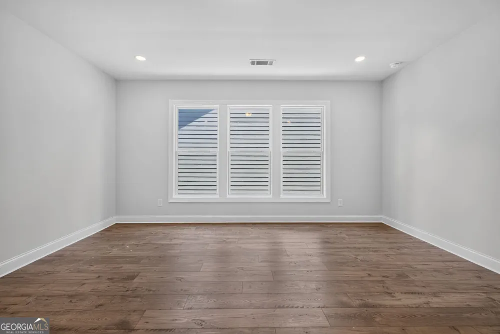 5816 Mitchell ST Flowery Branch, GA 30542
