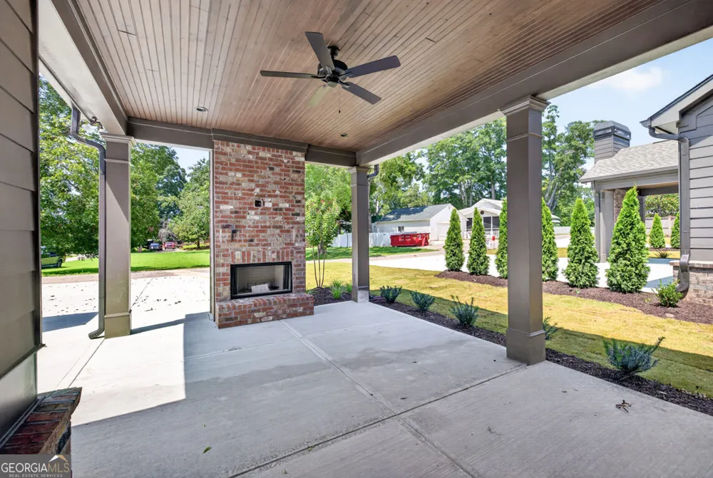 5816 Mitchell ST Flowery Branch, GA 30542