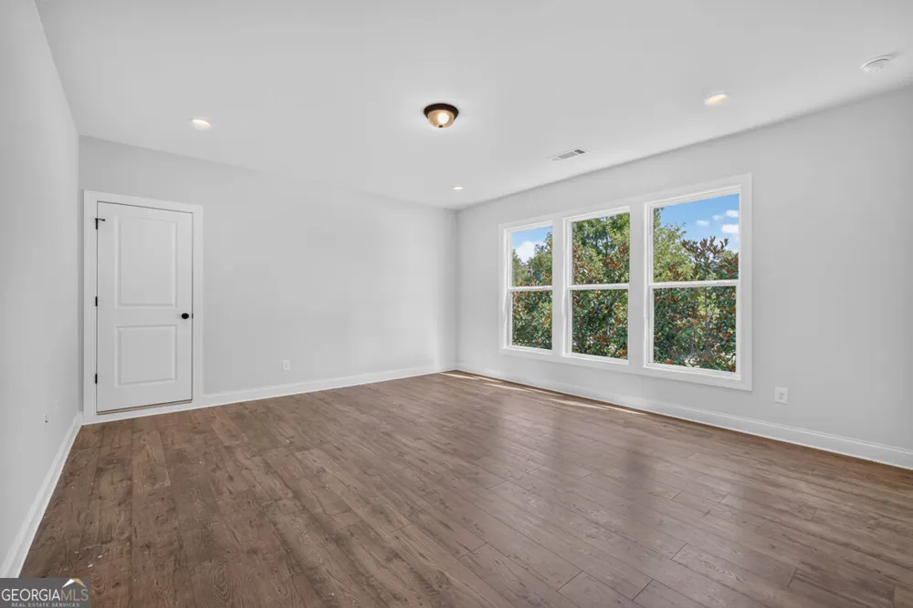 5808 Mitchell ST Flowery Branch, GA 30542