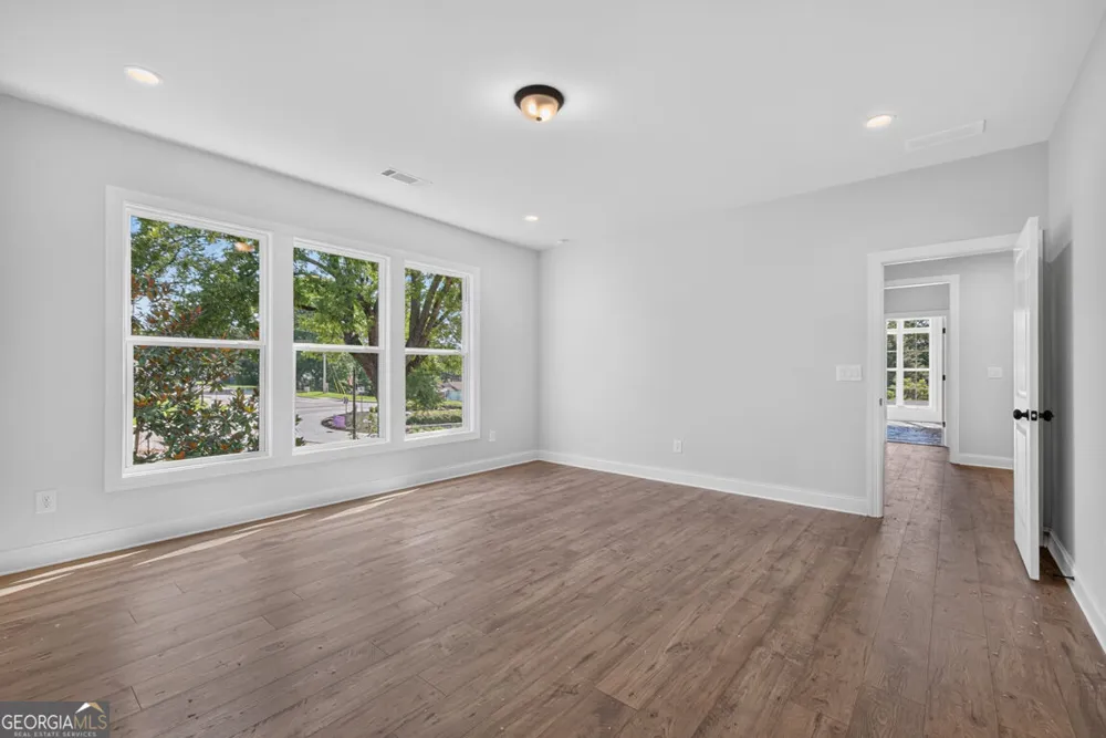 5808 Mitchell ST Flowery Branch, GA 30542