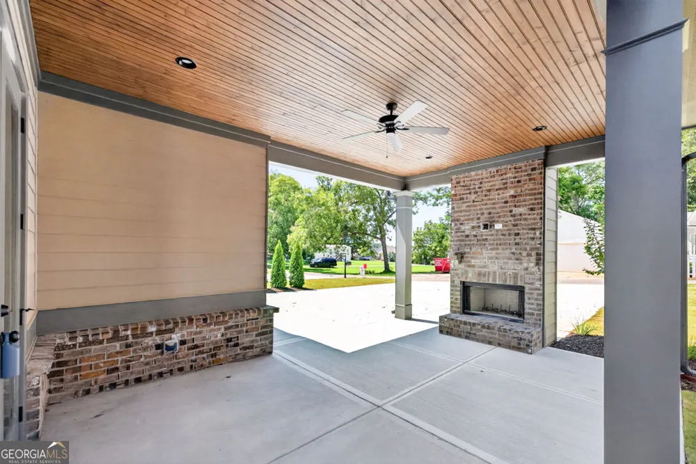 5808 Mitchell ST Flowery Branch, GA 30542