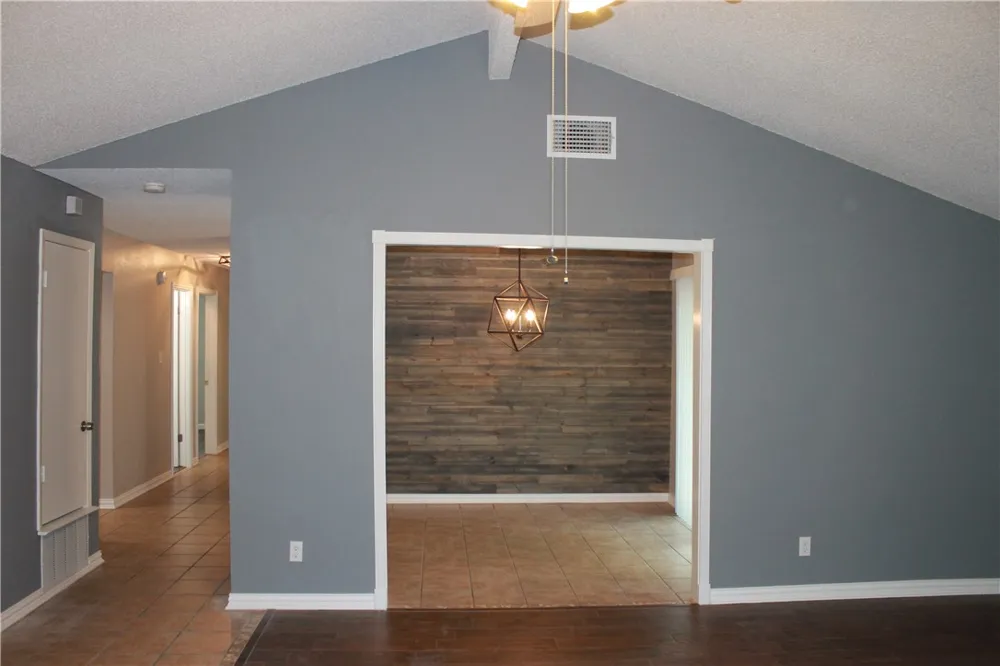 6806 Lunar Drive Austin, TX 78745