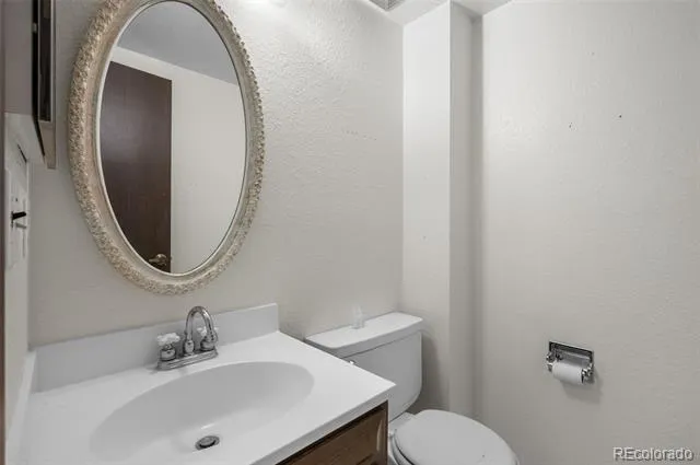2724 S Xanadu Way Aurora, CO 80014