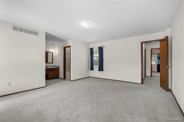 2724 S Xanadu Way Aurora, CO 80014