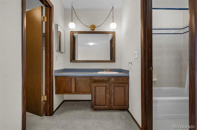 2724 S Xanadu Way Aurora, CO 80014