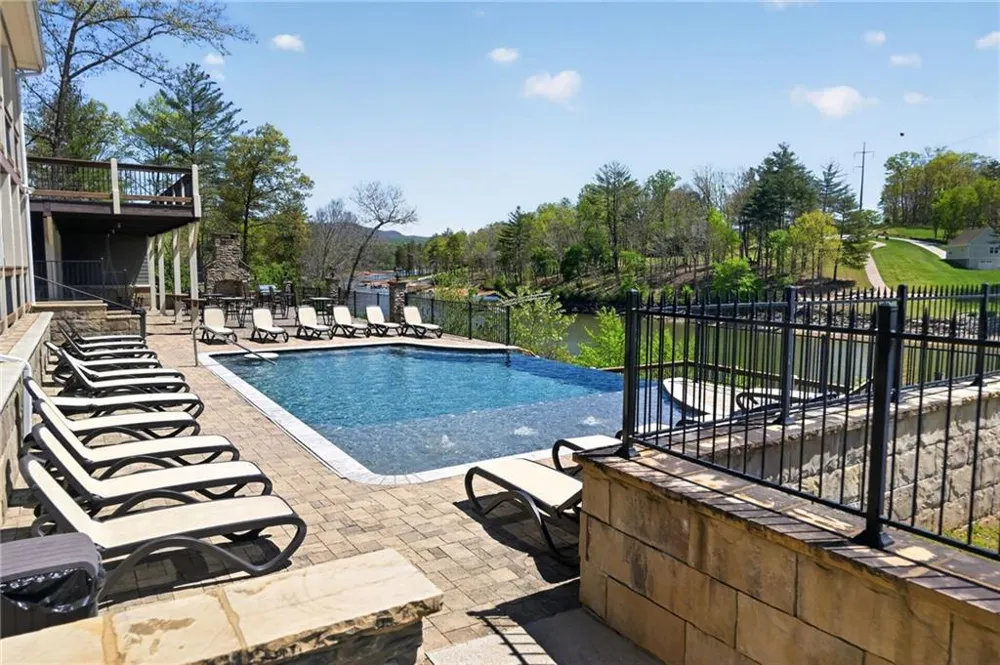 292 Highpoint Trail Blairsville, GA 30512
