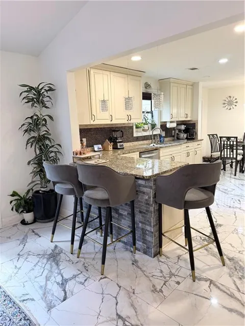 2825 Calico Court NE