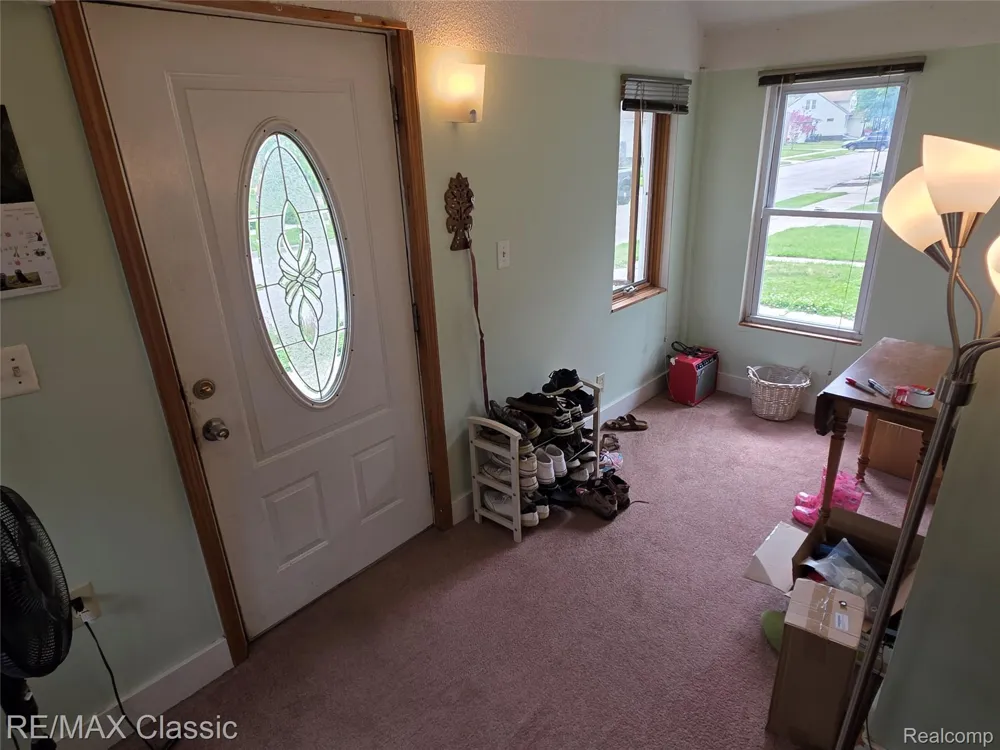 324 W Hudson Avenue Madison Heights City, MI 48071