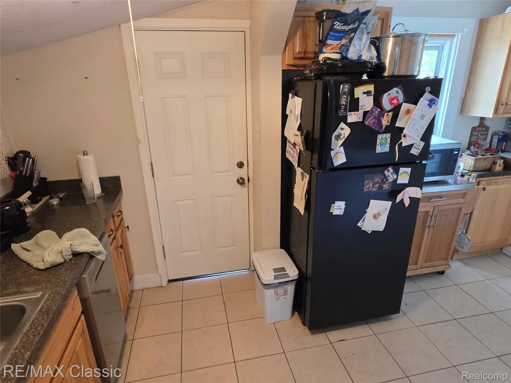 324 W Hudson Avenue Madison Heights City, MI 48071