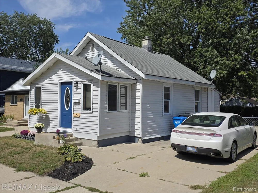 324 W Hudson Avenue Madison Heights City, MI 48071