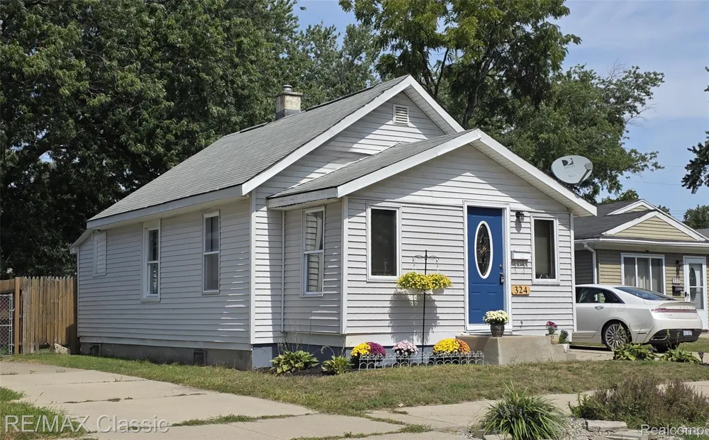 324 W Hudson Avenue Madison Heights City, MI 48071