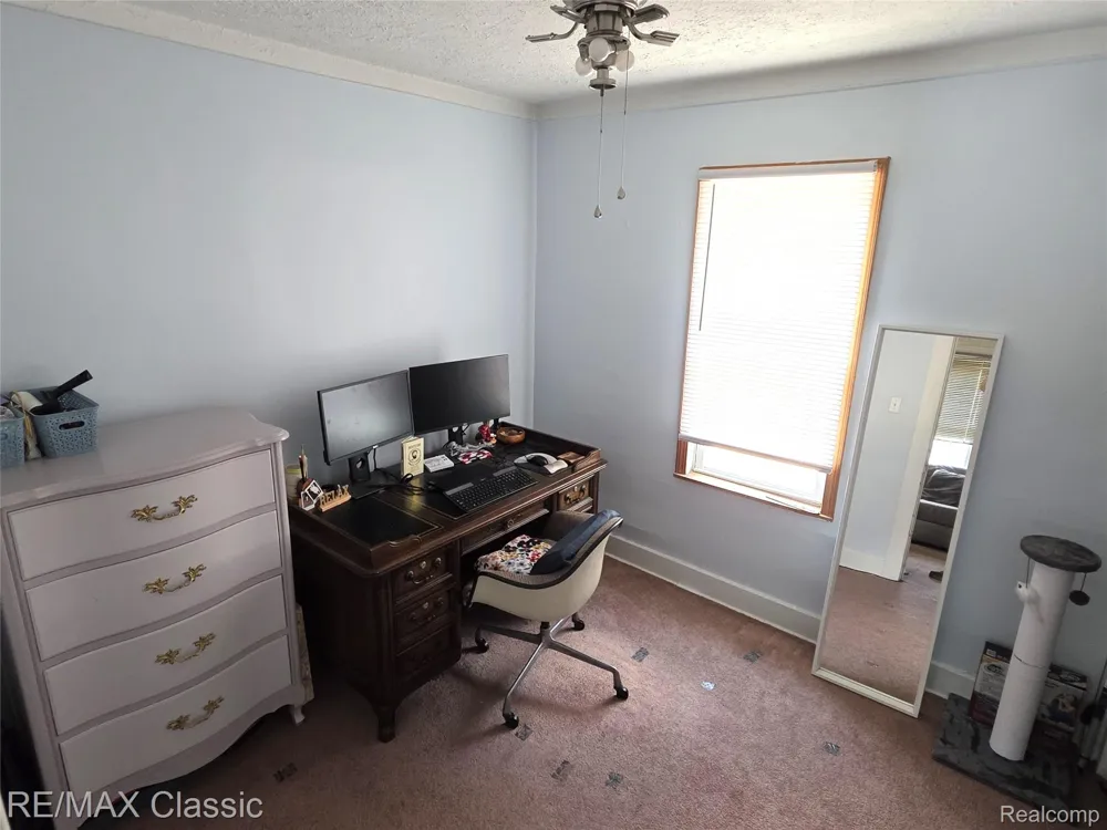 324 W Hudson Avenue Madison Heights City, MI 48071