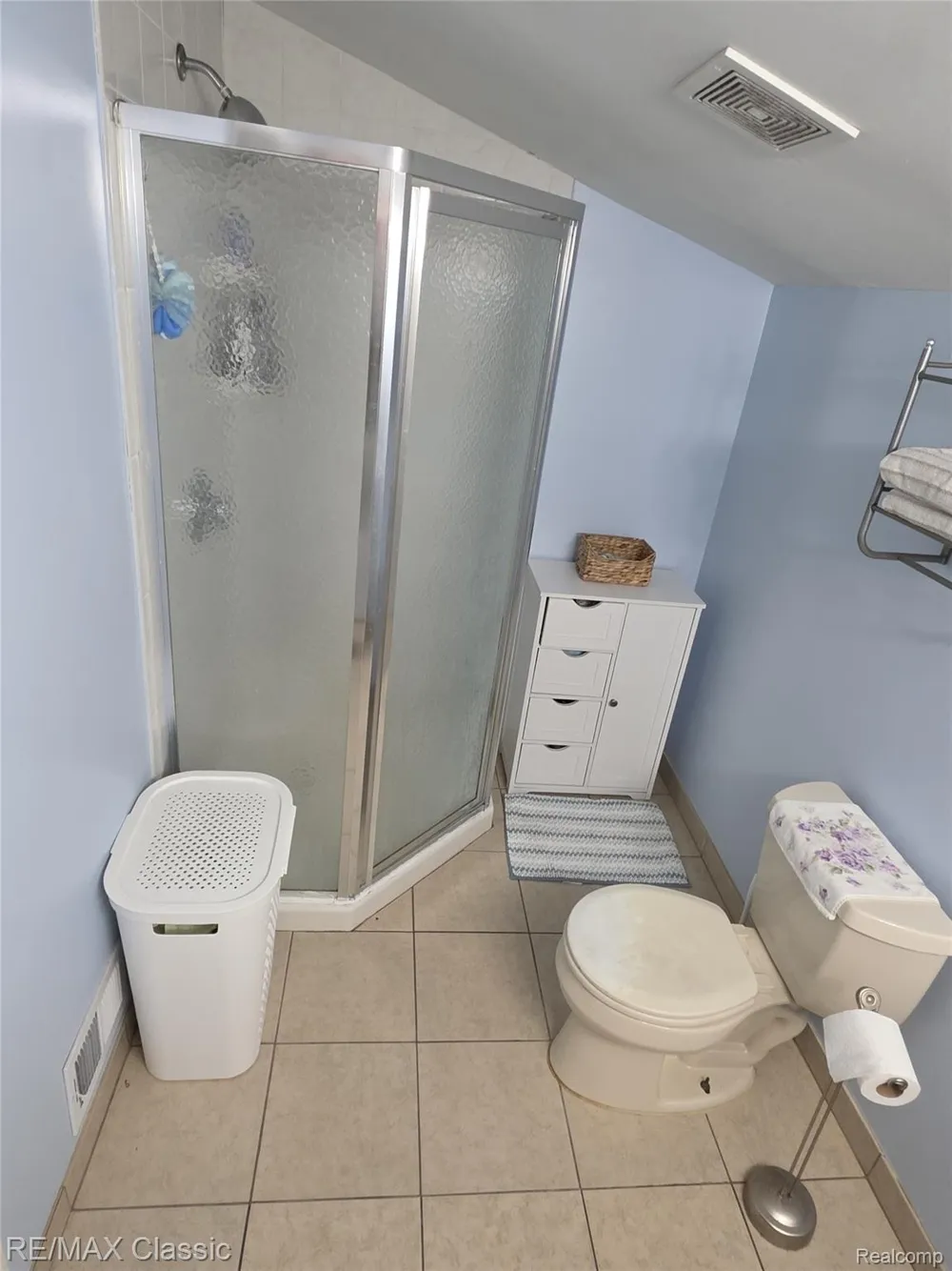 324 W Hudson Avenue Madison Heights City, MI 48071