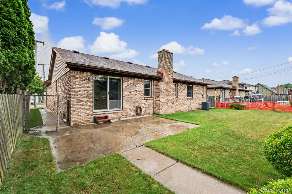 723 6th Street Wyandotte City, MI 48192