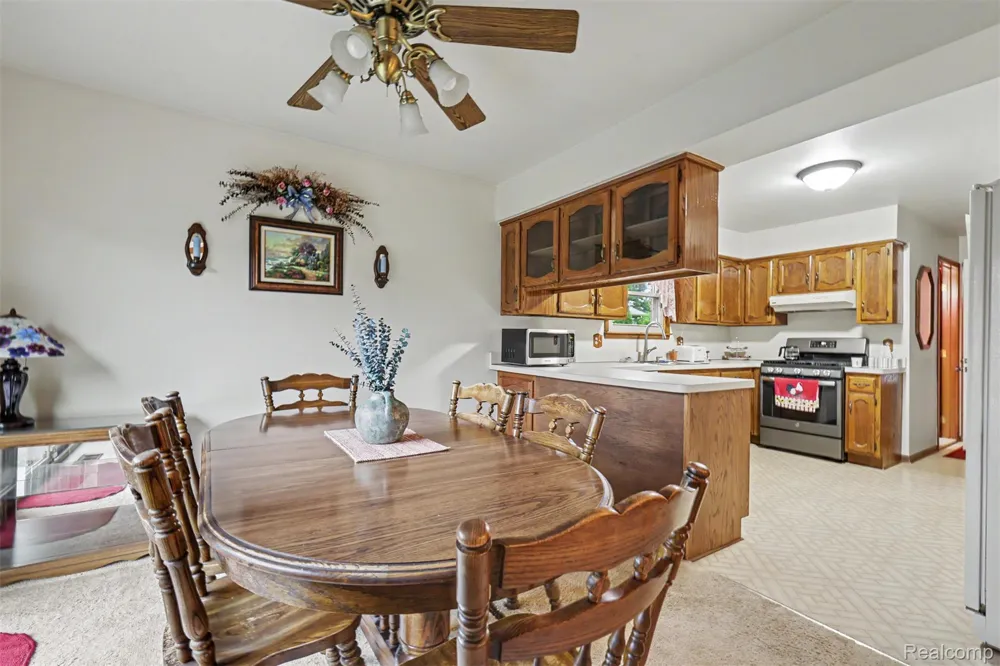 723 6th Street Wyandotte City, MI 48192