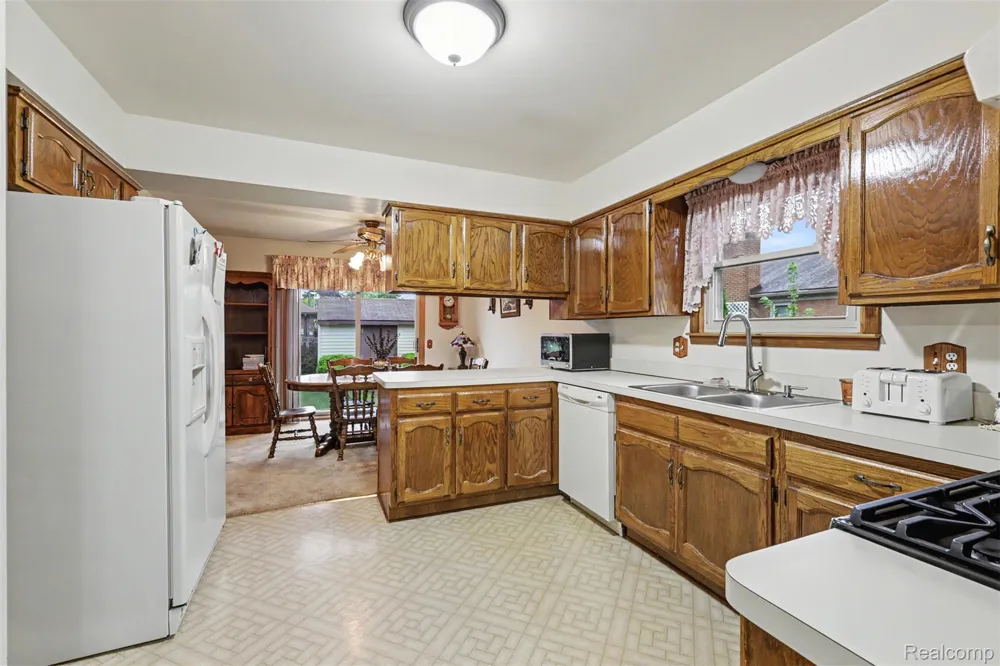 723 6th Street Wyandotte City, MI 48192