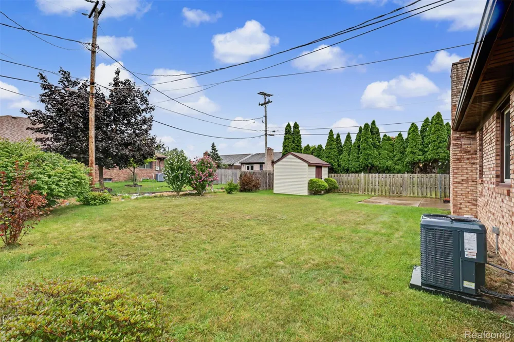 723 6th Street Wyandotte City, MI 48192