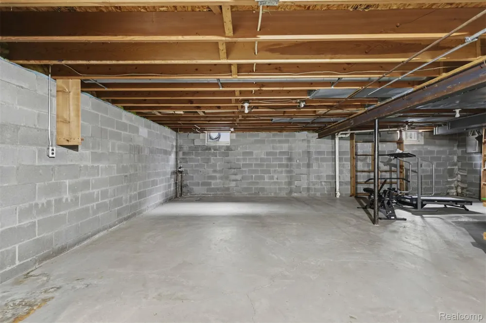 723 6th Street Wyandotte City, MI 48192