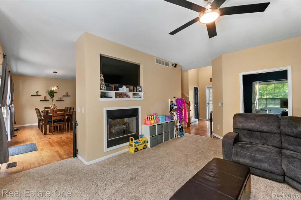 1151 Gene Drive Chelsea City, MI 48118