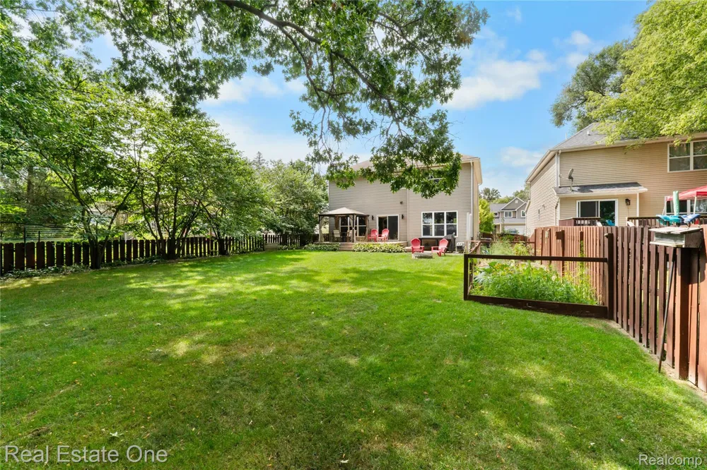 1151 Gene Drive Chelsea City, MI 48118