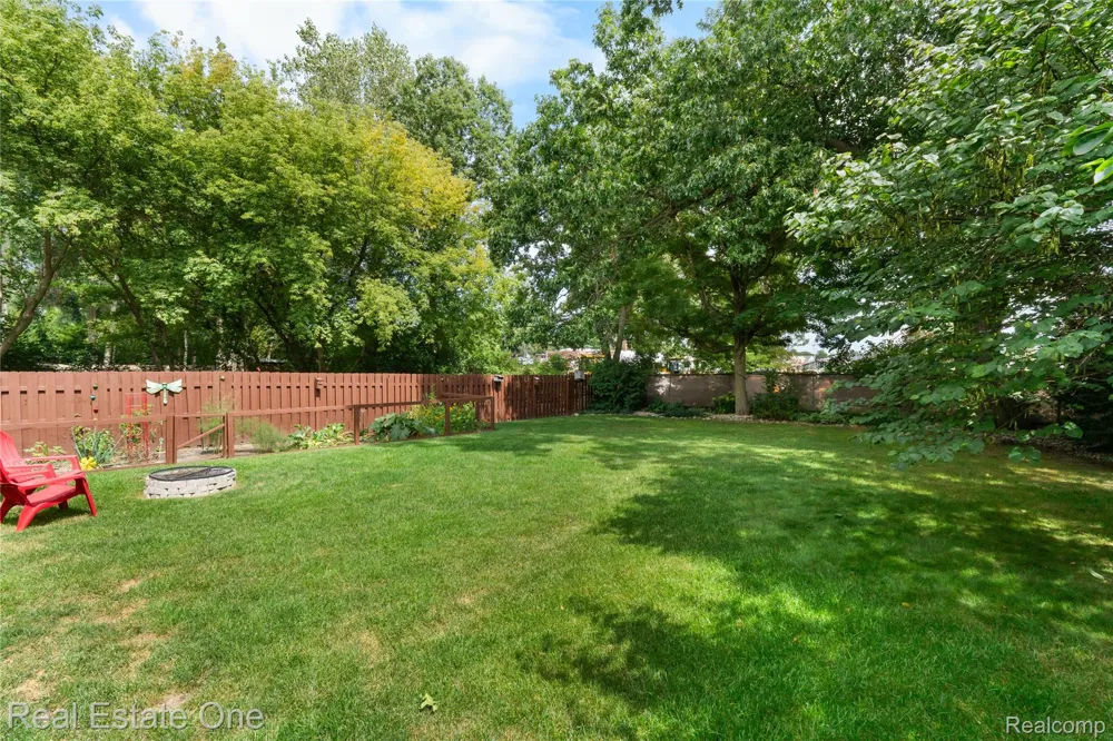 1151 Gene Drive Chelsea City, MI 48118