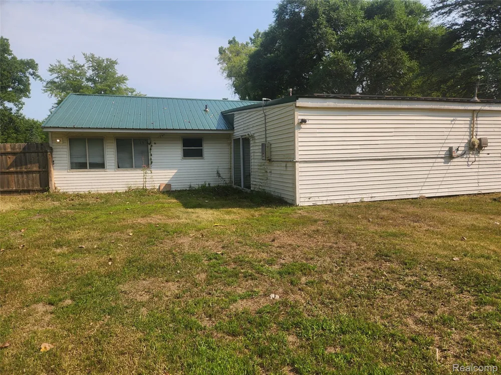 262 Betty Street Brandon Charter Township, MI 48462