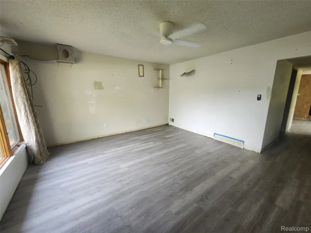 262 Betty Street Brandon Charter Township, MI 48462