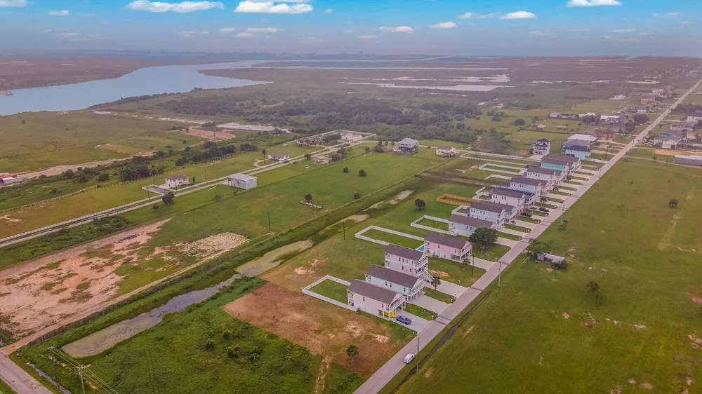 2445 103rd Street Galveston, TX 77554